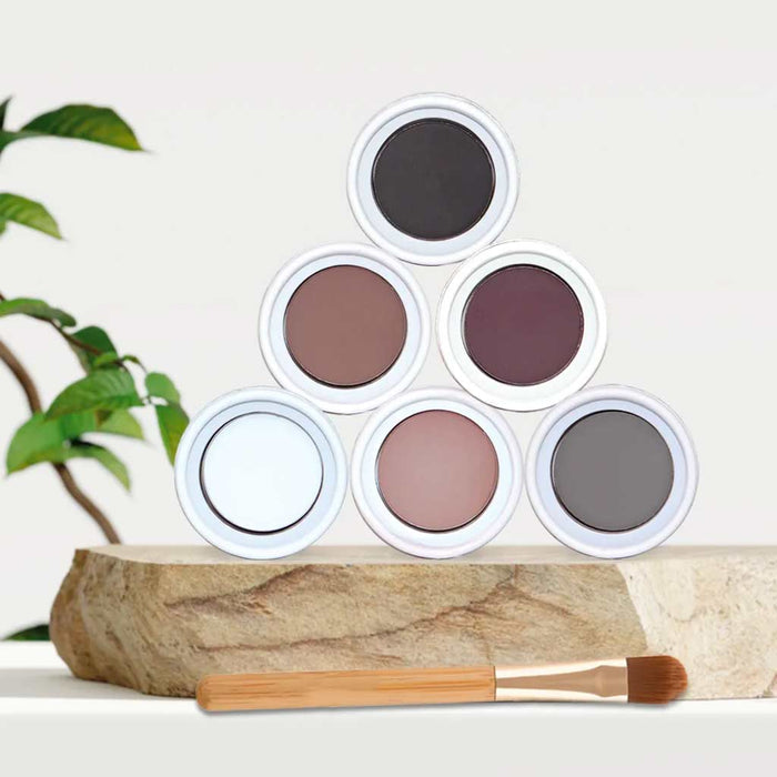 Born to Bio Organic Eye Shadow - Luomiväri 2,5g - Noir