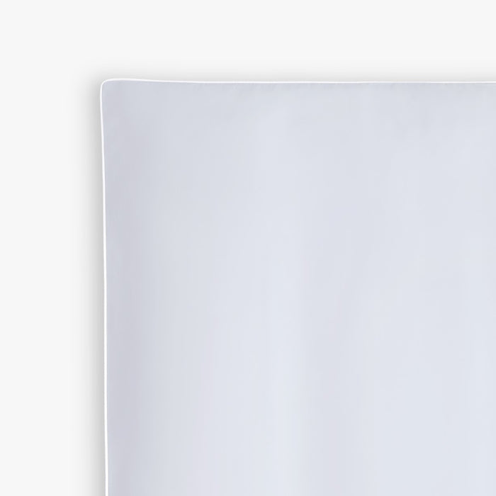 Classic Piped Baby Duvet in Blue corner shot uplcose