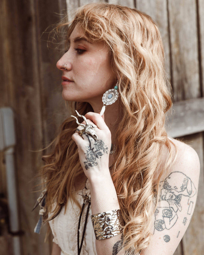 Concho +Coyote Teeth Earrings Lainey Wilson