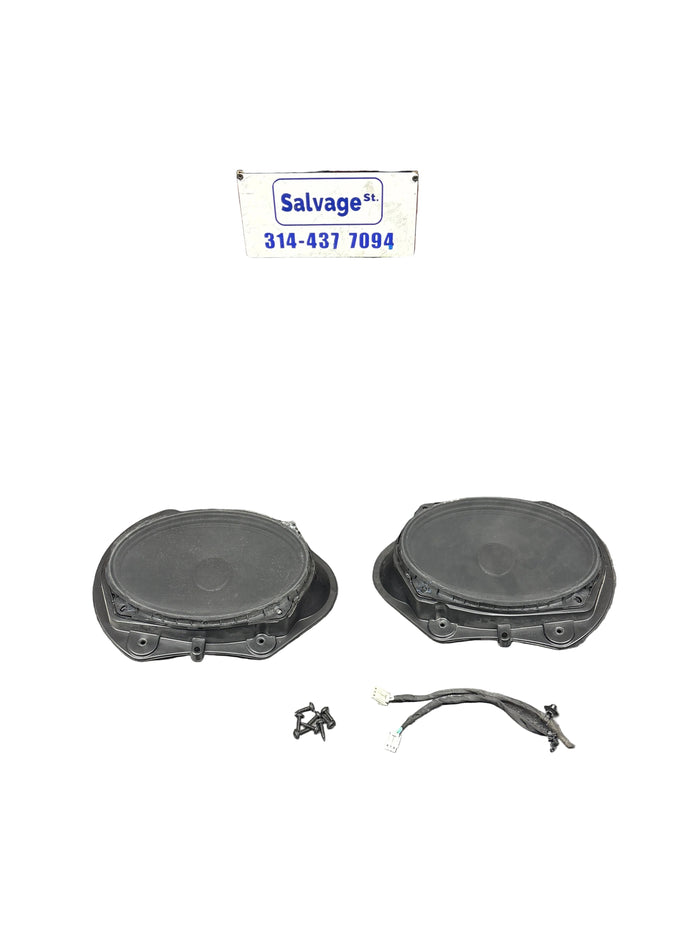 Harman Kardon Speaker Pair with Plugs and Mounting Brackets