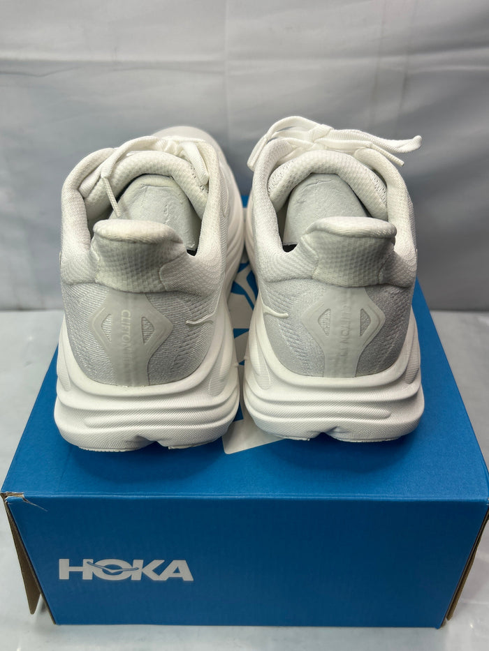 HOKA Men’s Clifton 10 WWH Size 9D *New