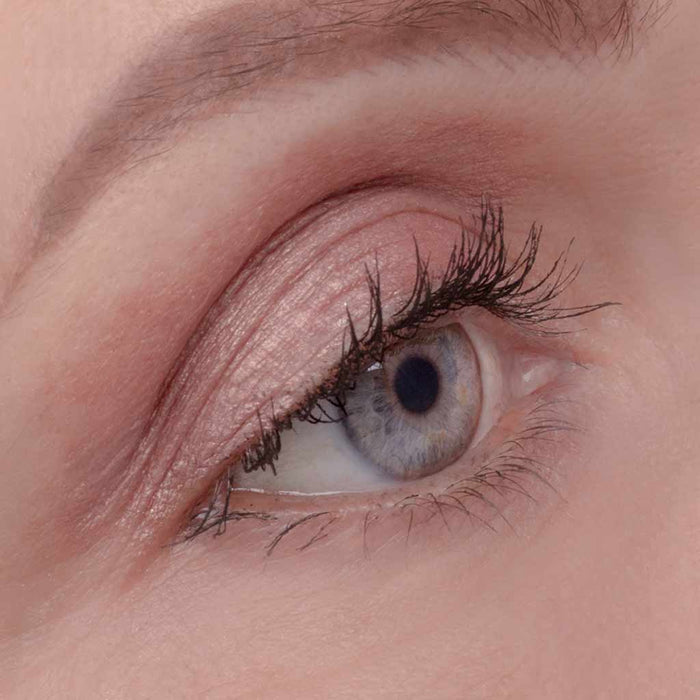 JOIK Organic Long Lasting Liquid Eye Shadow Nestemäinen Luomiväri - 01 Soft Brown