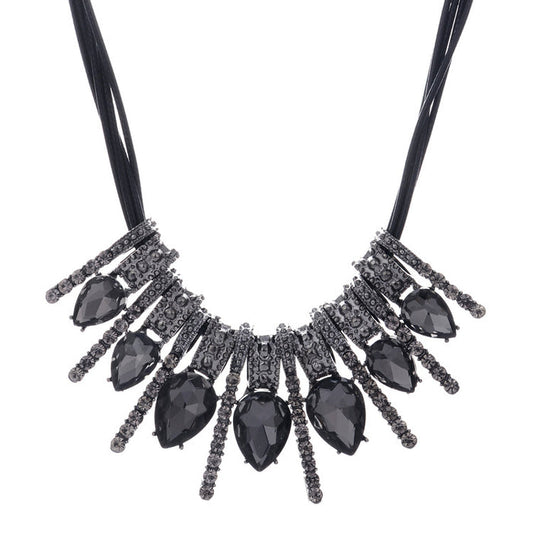 N2574 - Black Gemstone Pendant Necklace