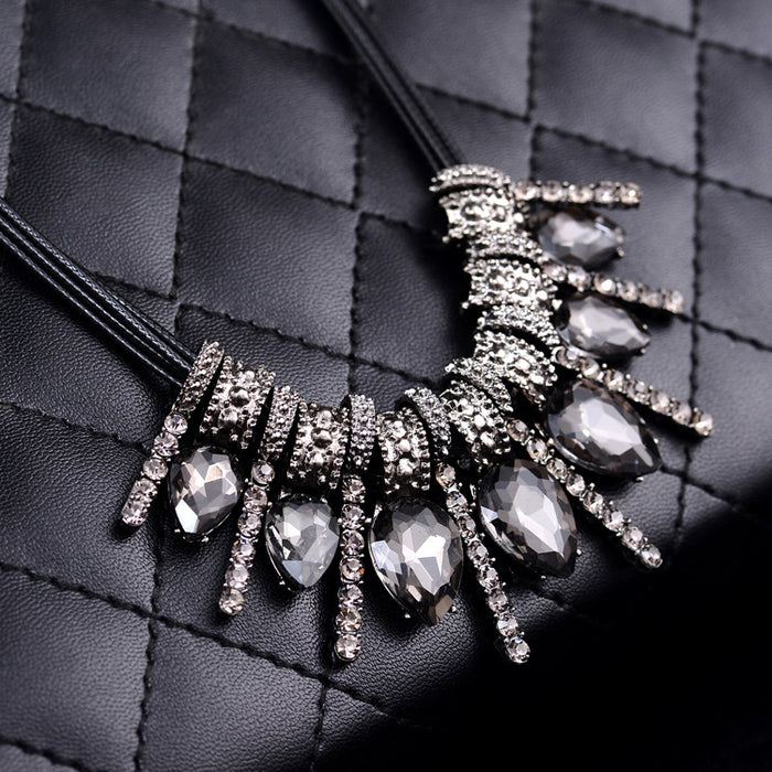 N2574 - Black Gemstone Pendant Necklace