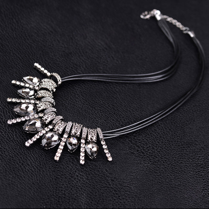 N2574 - Black Gemstone Pendant Necklace