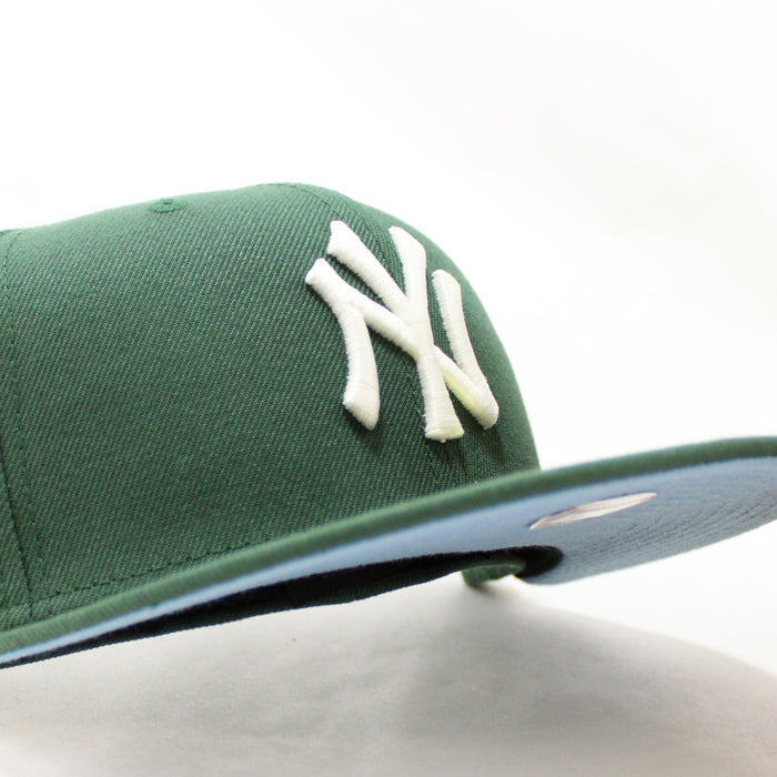 New York Yankees 2000 World Series Side Patch New Era 59Fifty Fitted Hat (GITD Mountain Green Sky Blue Under Brim)