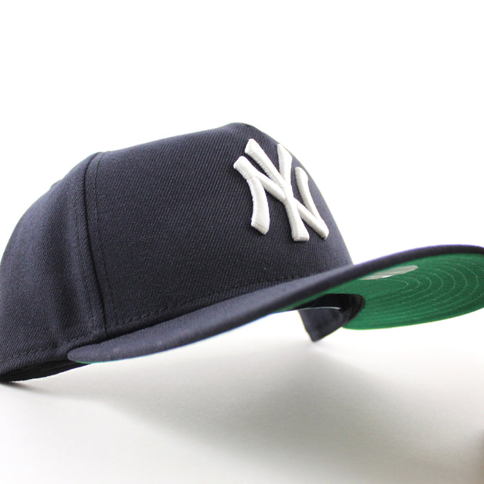 New York Yankees A-FRAME New Era 9Fifty Snapback Cap (Glow in the Dark Navy Green Under Brim)