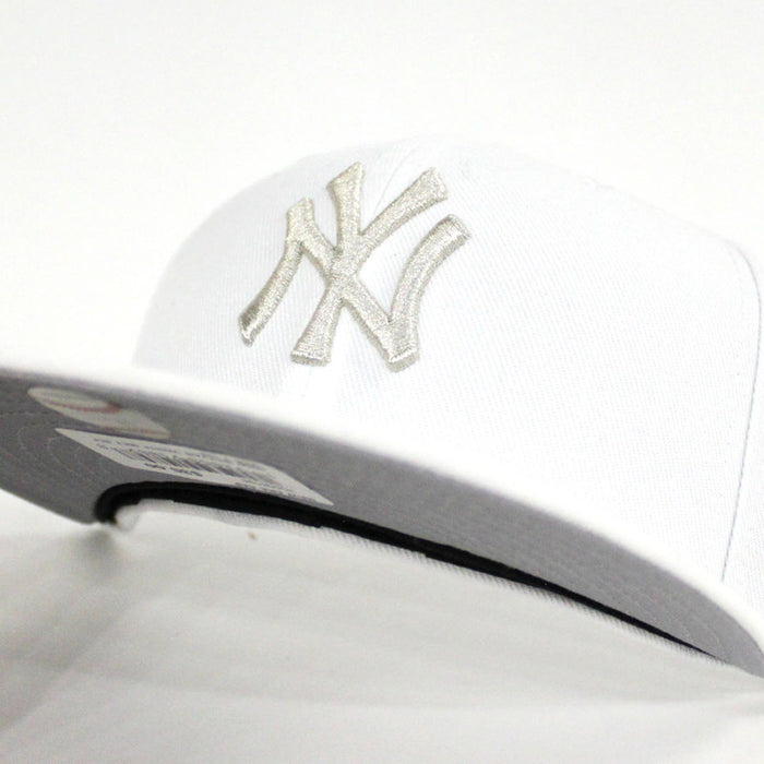 New York Yankees New Era 59Fifty Fitted Hat (Adidas Ultra Boost White M Silver Gray Under Brim)