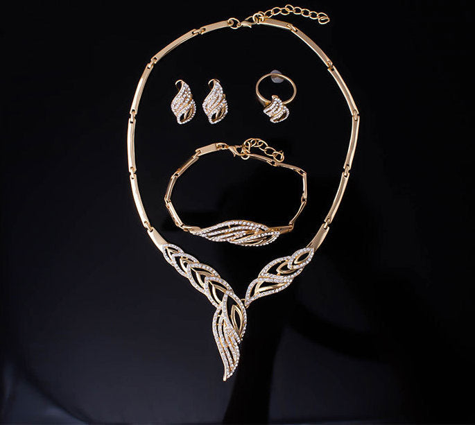 SET322 - Elegant Gold Jewellery Set