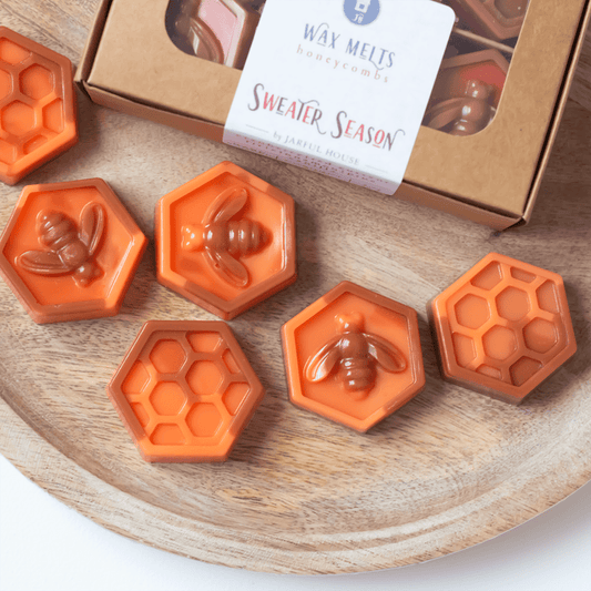 Sweater Season Wax Melts | Cinnamon + Cranberry + Pine + Fir + Vanilla - Jarful House