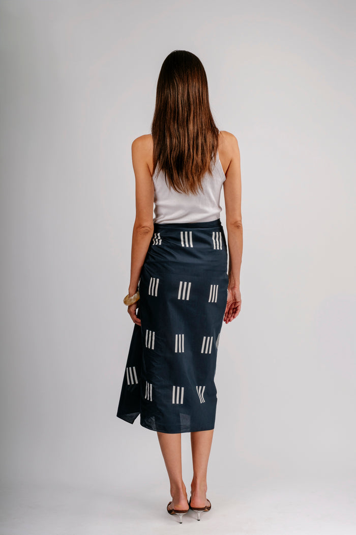 Tasman Sarong | Obsidian & Stone