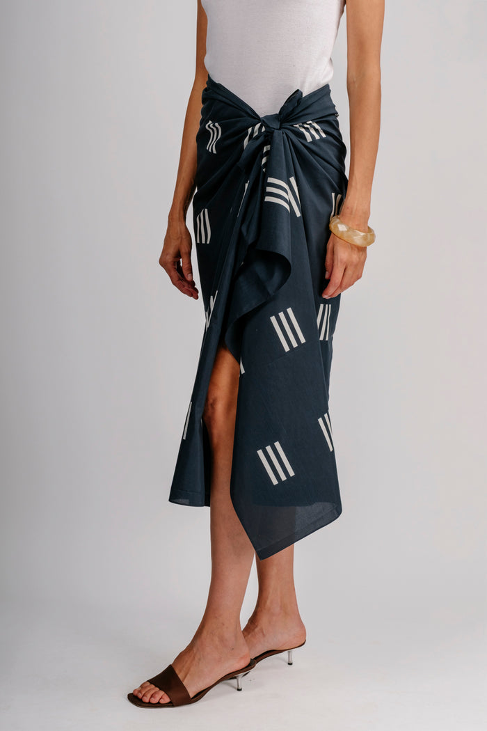 Tasman Sarong | Obsidian & Stone