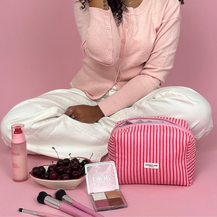 girlwithmakeupbag